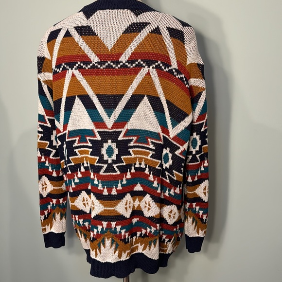 Divided by H&M bold Aztec sweater cardigan Size XS oversized fit - Picture 5 of 7